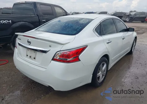 2015 Nissan Altima 2.5 S z USA, uszkodzony, nr VIN 1N4AL3AP1FC128513